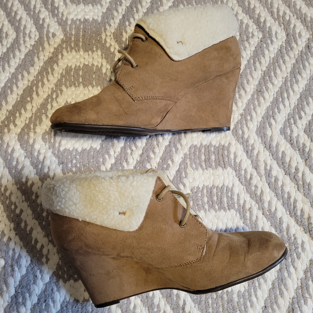 CLOSET CLOSING 💥 Bootie Wedges